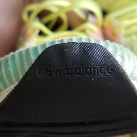 Women's New Balance FuelCell Echolucent size 7.5 white neon athletic sneakers - Picture 7 of 12